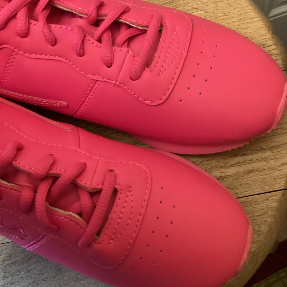 Women’s  Pink FILA IL shoes Size 10 - Picture 3 of 13